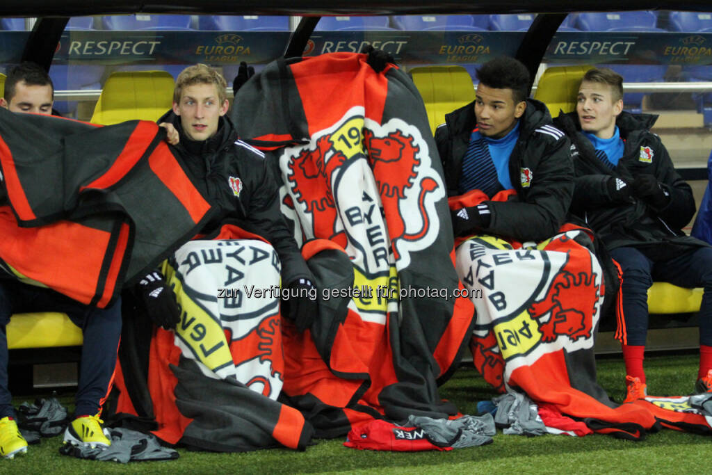 Bayer Leverkusen, Fussball, Spieler, Ersatzspieler, Fahne, Decke, <a href=http://www.shutterstock.com/gallery-92792p1.html?cr=00&pl=edit-00>Iurii Osadchi</a> / <a href=http://www.shutterstock.com/editorial?cr=00&pl=edit-00>Shutterstock.com</a>, Iurii Osadchi / Shutterstock.com, © www.shutterstock.com (25.02.2015) 