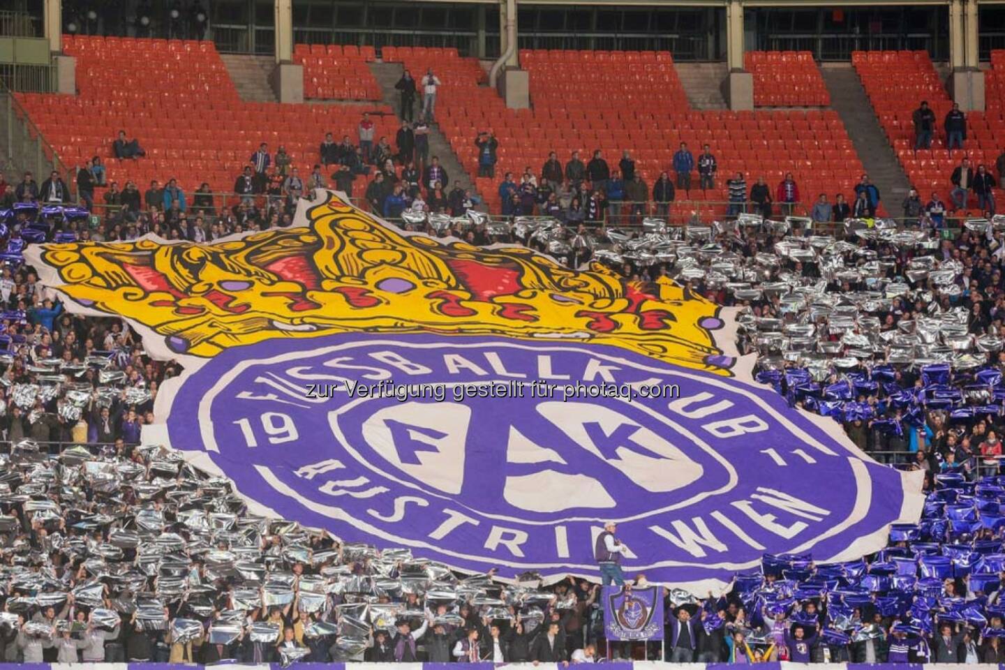 FAK, Austria Wien, Fussball, Fans, Transparent, <a href=http://www.shutterstock.com/gallery-69993p1.html?cr=00&pl=edit-00>Herbert Kratky</a> / <a href=http://www.shutterstock.com/editorial?cr=00&pl=edit-00>Shutterstock.com</a>, Herbert Kratky / Shutterstock.com