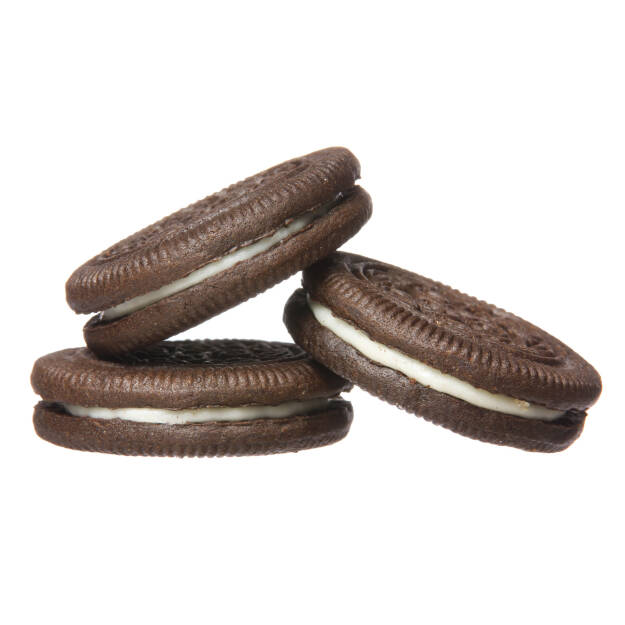 Kekse, drei, Oreo - http://www.shutterstock.com/de/pic-151592543/stock-photo-chocolate-cookies-with-cream-filling-isolated-on-white-background.html, © www.shutterstock.com (26.02.2015) 