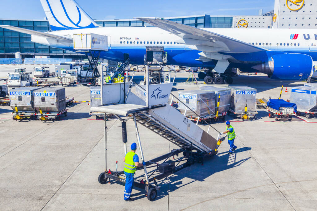 Fraport, <a href=http://www.shutterstock.com/gallery-404404p1.html?cr=00&pl=edit-00>Jorg Hackemann</a> / <a href=http://www.shutterstock.com/editorial?cr=00&pl=edit-00>Shutterstock.com</a>, Jorg Hackemann / Shutterstock.com, © www.shutterstock.com (26.02.2015) 