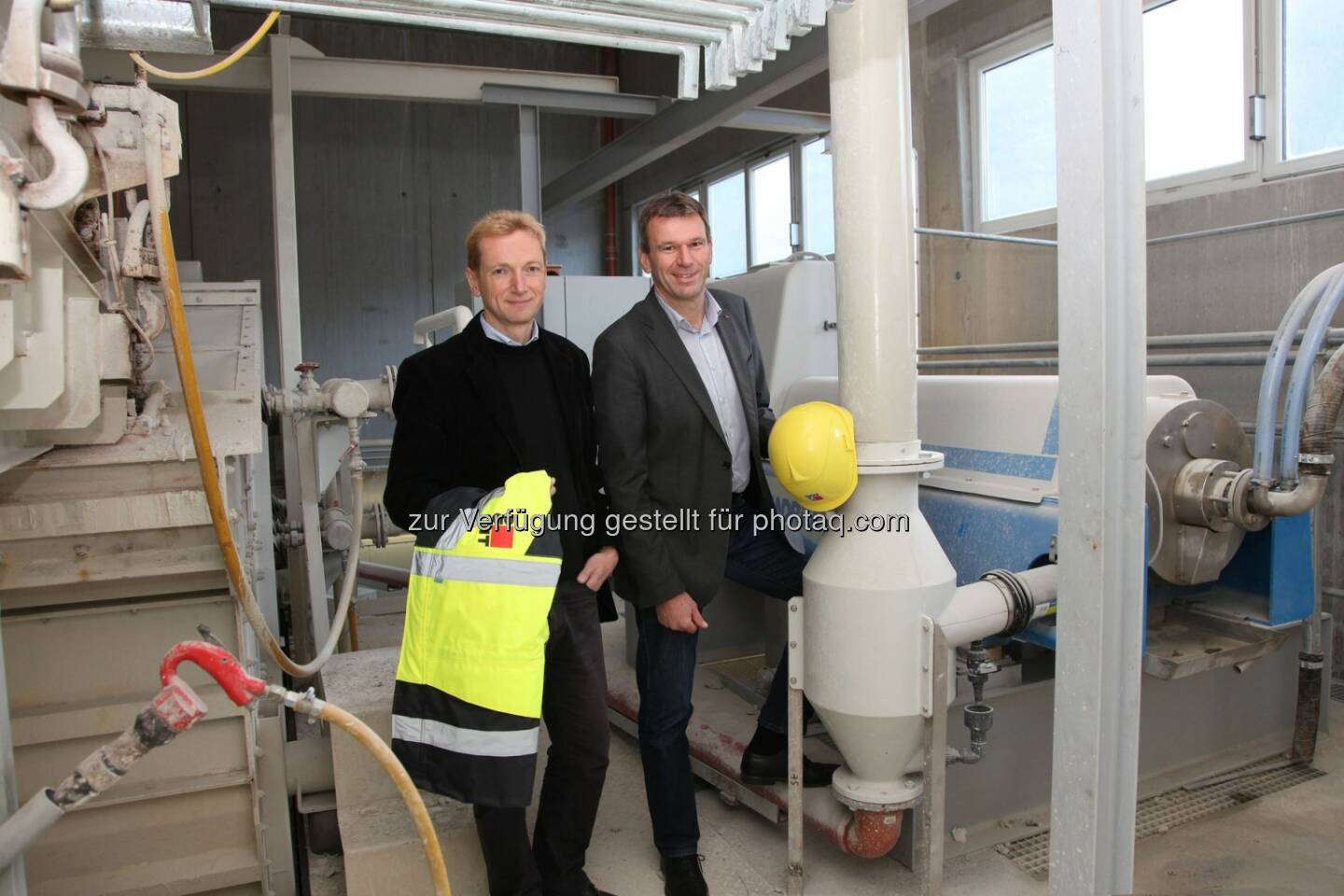 Geschäftsführer der Baumit Bad Ischl GmbH, Stephan Giesbergenund Wilhelm Struber: Baumit: Umweltinvestition spart jährlich 80 Millionen Liter Trinkwasser