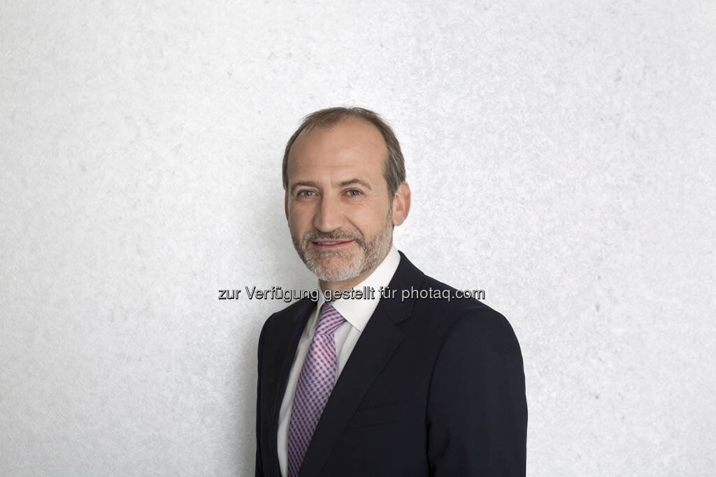 Alejandro Plater zum COO der Telekom Austria Group bestellt - In der heutigen Aufsichtsratssitzung der Telekom Austria AG wurde Alejandro Plater (47) zum Chief Operating Officer (COO) der Telekom Austria Group bestellt. Er wird in seiner Funktion direkt an CEO Dr. Hannes Ametsreiter berichten und als COO für Technik, Einkauf und Marktbereiche zuständig sein. CTO DI Günther Ottendorfer scheidet mit dem heutigen Tag aus dem Vorstand aus. (Bild: Udo Titz), © Aussender (05.03.2015) 