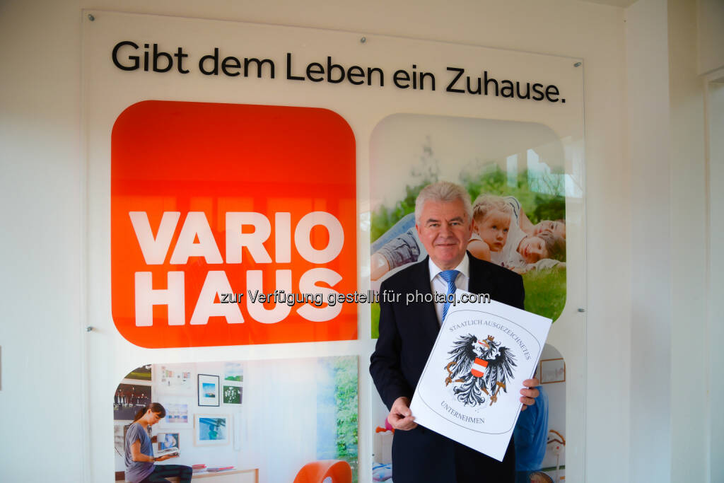 Josef Gruber, Geschäftsführer Vario-Bau: Vario-Bau erhält Bundeswappen für außerordentliche Leistungen, © Aussendung (05.03.2015) 