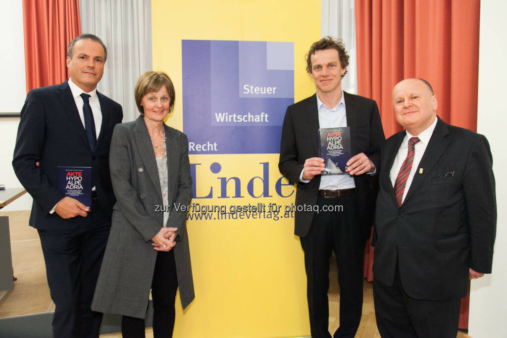 Eduard Müller (Geschäftsführer Linde Verlag), Renate Graber (Wirtschaftsredakteurin Der Standard), Andreas Schnauder (Leiter Wirtschaftsressort Der Standard), Oskar Mennel (Geschäftsführer Linde Verlag): Linde Verlag Ges.m.b.H.: Akte Hypo Alpe Adria – Neues Buch im Linde Verlag enthüllt die Chronik der Fehlentscheidungen (06.03.2015) 