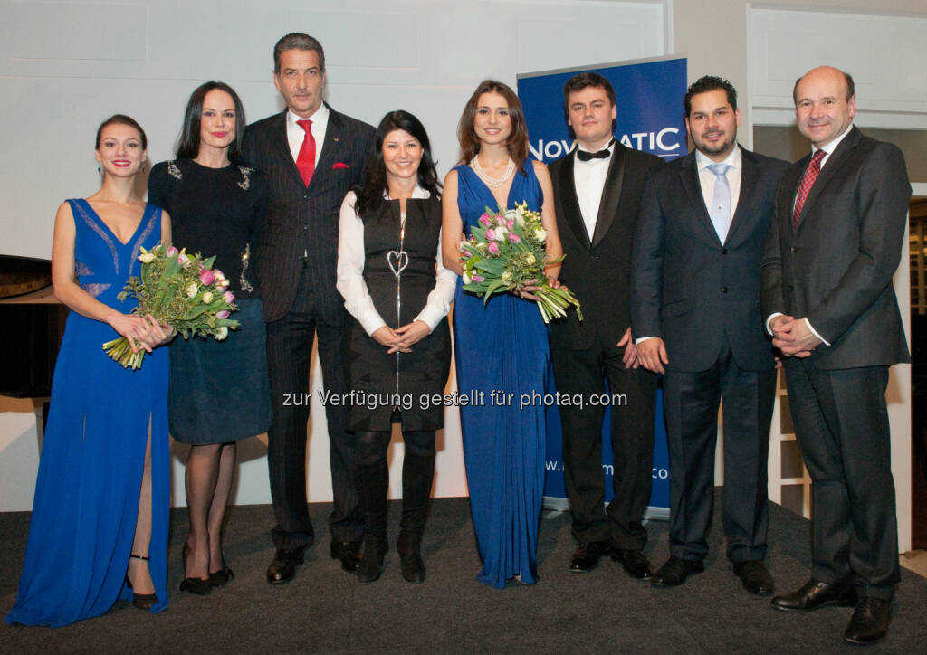 Catherine Trottmann (Novomatic-Stipendiatin), Mag. Martina Kurz (Aufsichtsrätin Novomatic AG), Harald Neumann (Vorstandsvorsitzender Novomatic AG), Martina Flitsch (Aufsichtsrätin Novomatic AG), Valentina Nafornita (Sopran), Mihail Dogotari (Bariton), Carlos Osuna (Tenor), und Dominique Meyer (Staatsoperndirektor): Novomatic AG: Weltstars der Wiener Staatsoper zu Gast im Novomatic Forum, © Aussender (06.03.2015) 