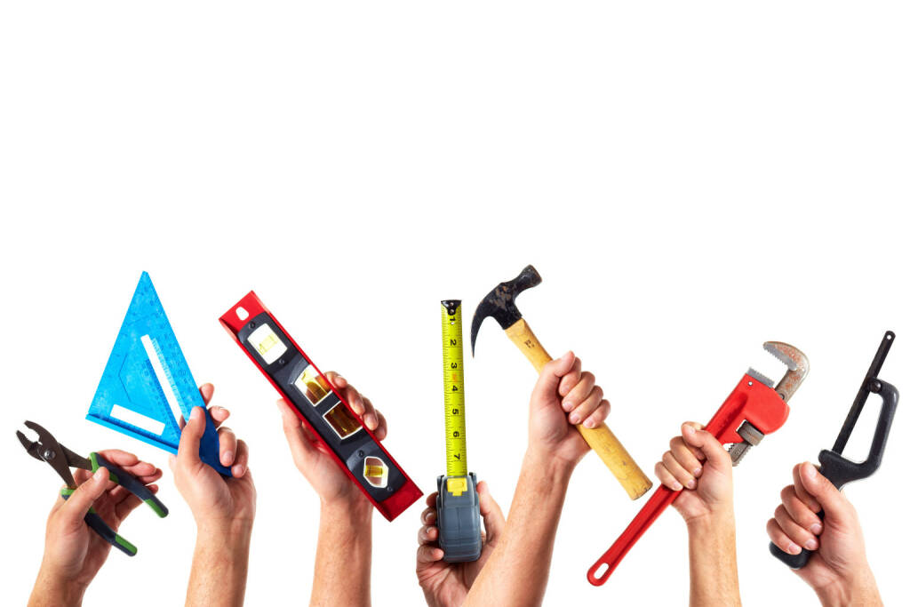 Werkzeug, Zange, Dreieck, Hammer, Messband, Wasserwaage - http://www.shutterstock.com/de/pic-188658908/stock-photo-set-of-construction-tools-house-renovation-background.html, © www.shutterstock.com (09.03.2015) 