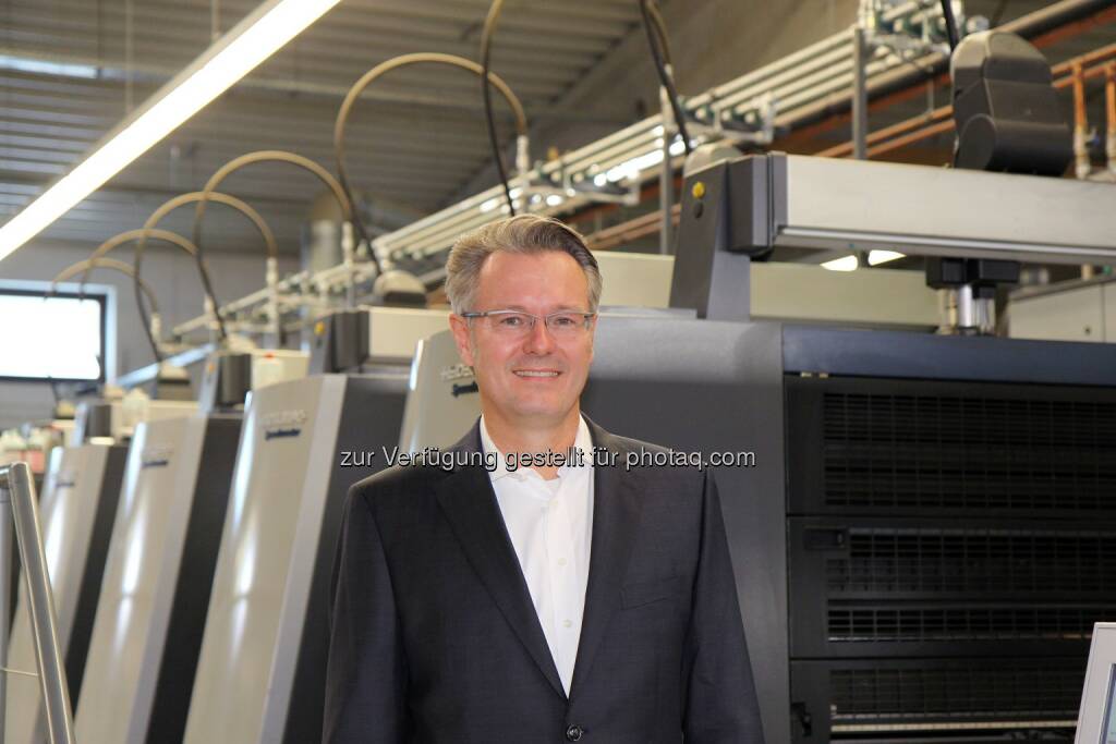 Michael Fries auf dem Podium des Online Print Symposium 2015 in München, © Aussender (18.03.2015) 