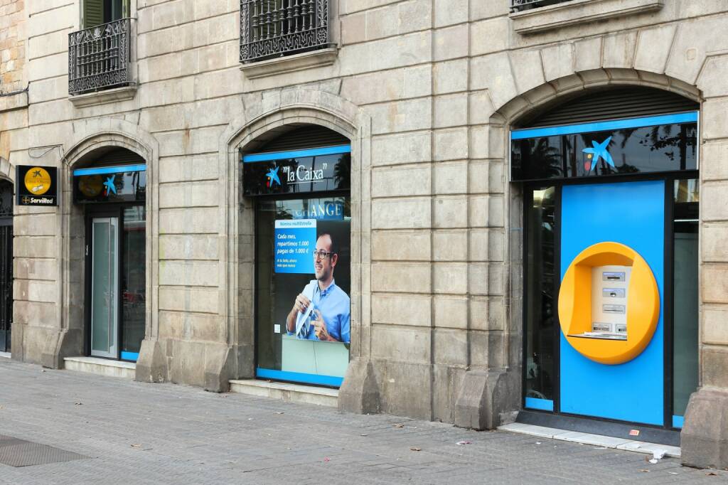 La Caixa bank, Filiale, Barcelona <a href=http://www.shutterstock.com/gallery-56934p1.html?cr=00&pl=edit-00>Tupungato</a> / <a href=http://www.shutterstock.com/editorial?cr=00&pl=edit-00>Shutterstock.com</a>, © www.shutterstock.com (19.03.2015) 