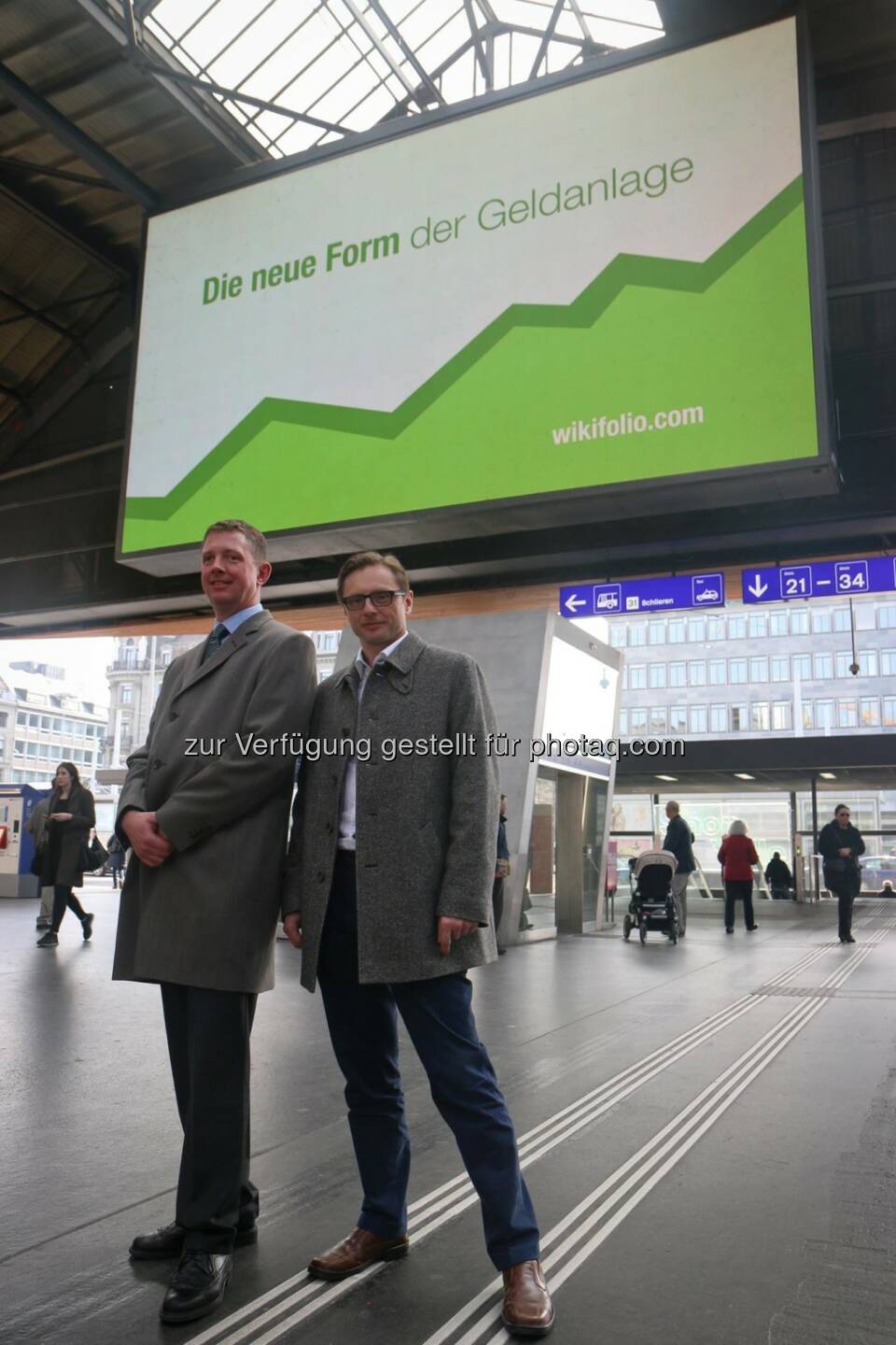 Carsten Lütke-Bornefeld (L&S) und Andreas Kern (wikifolio) holen in Zürich neue Anleger ab
