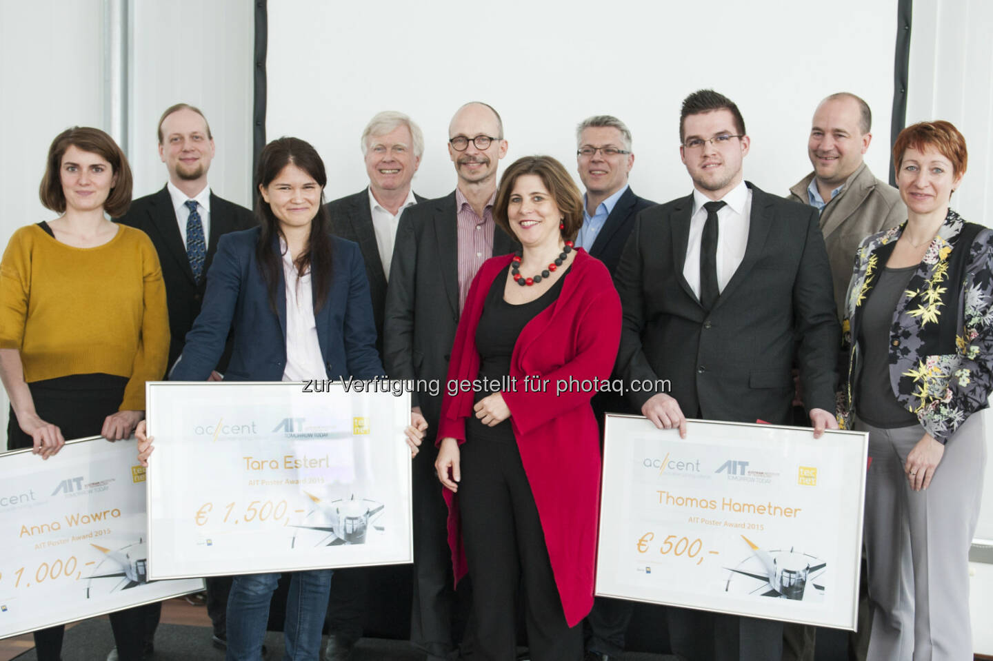 Anna Wawra (Platz 2), Thilo Schmalz (tecnet equity), AIT Posteraward Gewinnerin Tara Esterl, AIT Scientific Managing Director Wolfgang Knoll, Christian Laurer (tecnet equity), tecnet equity CEO Doris Agneter, accent Gründerservice Prokurist Thomas Nennadal, Thomas Hametner (3. Platz), accent Gründerservice Geschäftsführer Michael Moll, Margit Noll (AIT Corporate Strategy): Austrian Institute of Technology GmbH: AIT, tecnet und accent fördern junge ForscherInnen bei der Verwertbarkeit ihrer wissenschaftlichen Arbeit