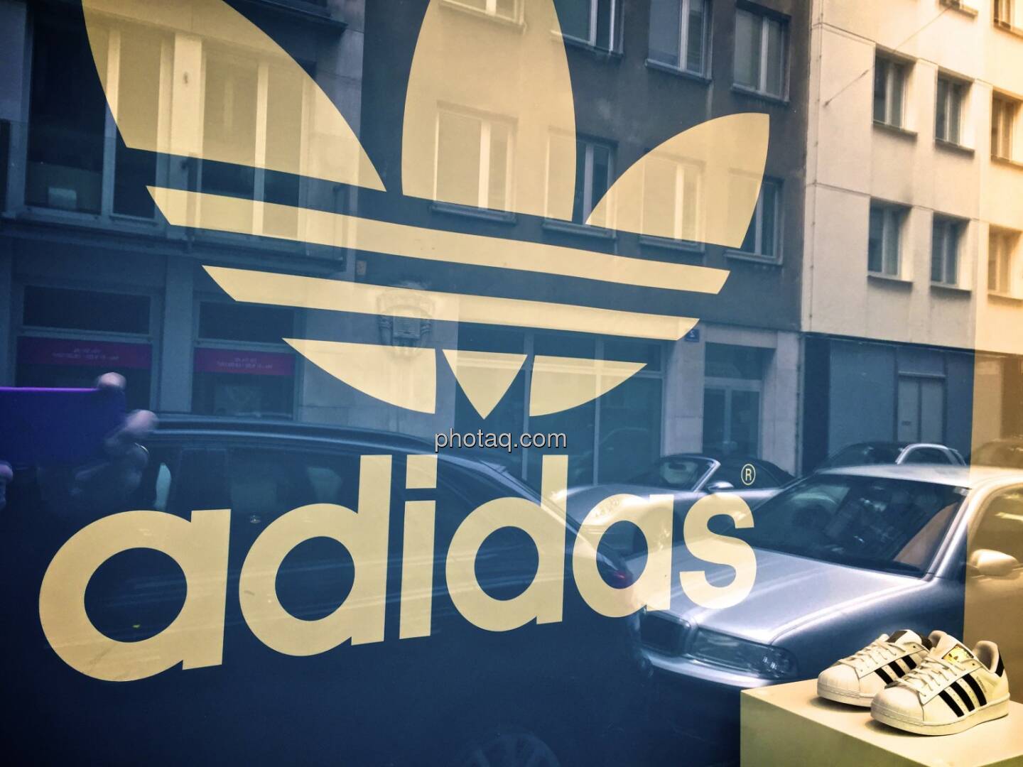 adidas Logo, Schuhe, Auslage, spiegeln