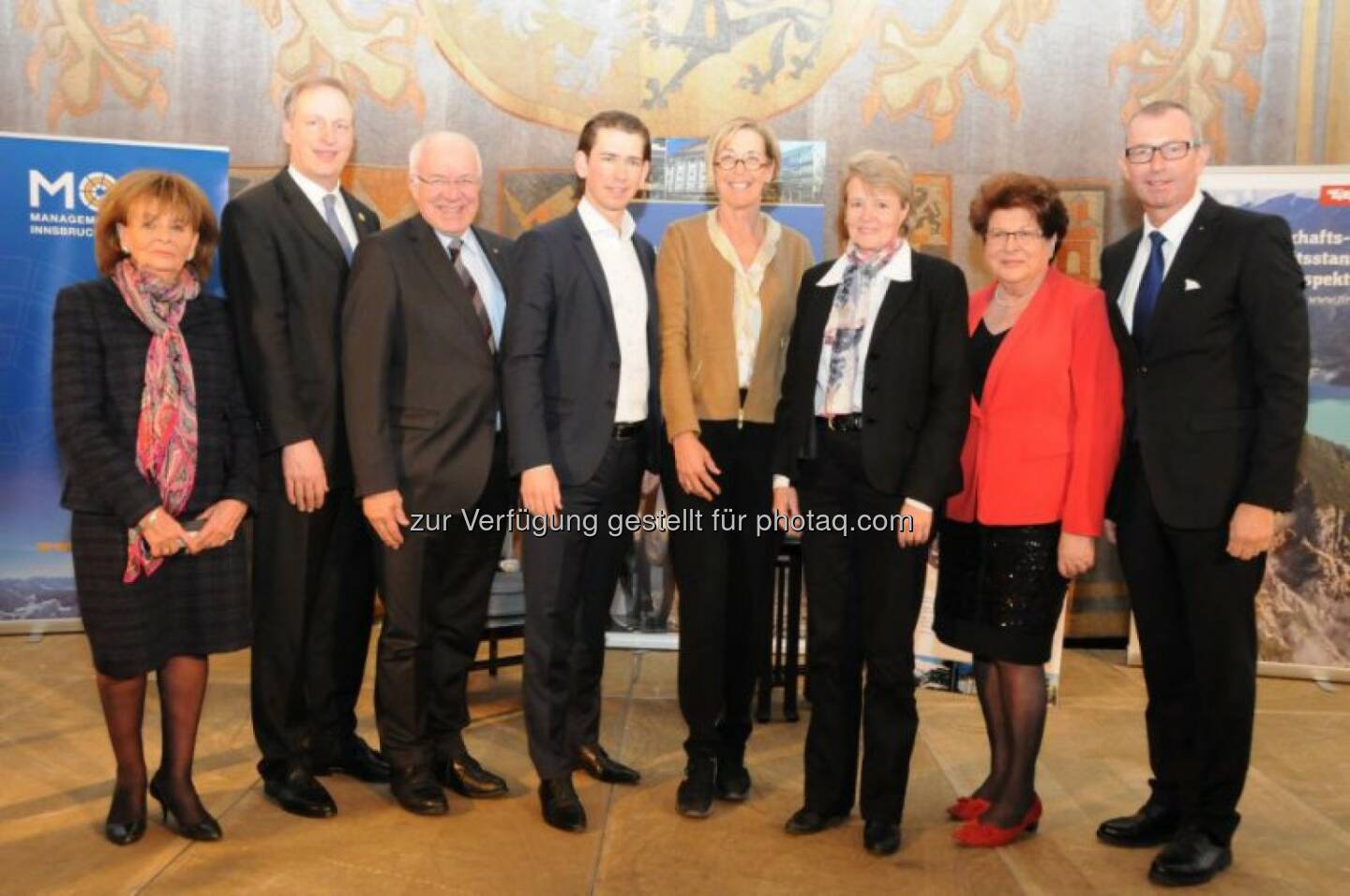 Charlotte Knoblock (Präsidentin der Israelitischen Kultusgemeinde München und Oberbayern), DFK-Vorsitzender Yorck Schmidt, Tiroler Landtagspräsident Herwig van Staa, Bundesminister Sebastian Kurz, Rektorin Helga Fritsch (Medizinische Universität Innsbruck), Vizerektorin Sabine Schindler (Leopold-Franzens-Universität Innsbruck), Präsidentin Barbara Stamm (Bayerischer Landtag), MCI-Rektor Andreas Altmann - Universitäten treffen Freunde - Let's go Munich! (Bild: MCI)