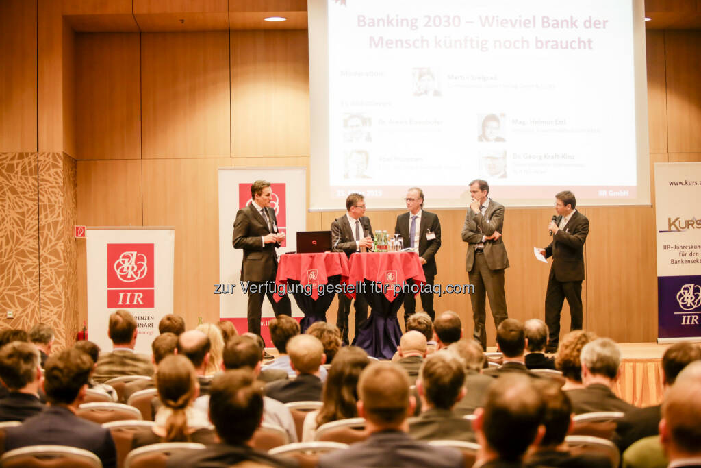 Alexis Eisenhofer (financial.com AG), Helmut Ettl, (Finanzmarktaufsicht), Roel Huisman (ING-DiBa Direktbank Austria), Georg Kraft-Kinz (RLB NÖ-Wien) diskutierten gemeinsam mit dem Moderator Martin Szelgrad (Report Verlag GmbH & Co KG) über die Rolle der Banken beim Banking der Zukunft. Banken in Österreich – Zwischen Aufsichtsbashing und Shadow-Banking (Bild: Astrid Bartl und IIR), © Aussendung (01.04.2015) 