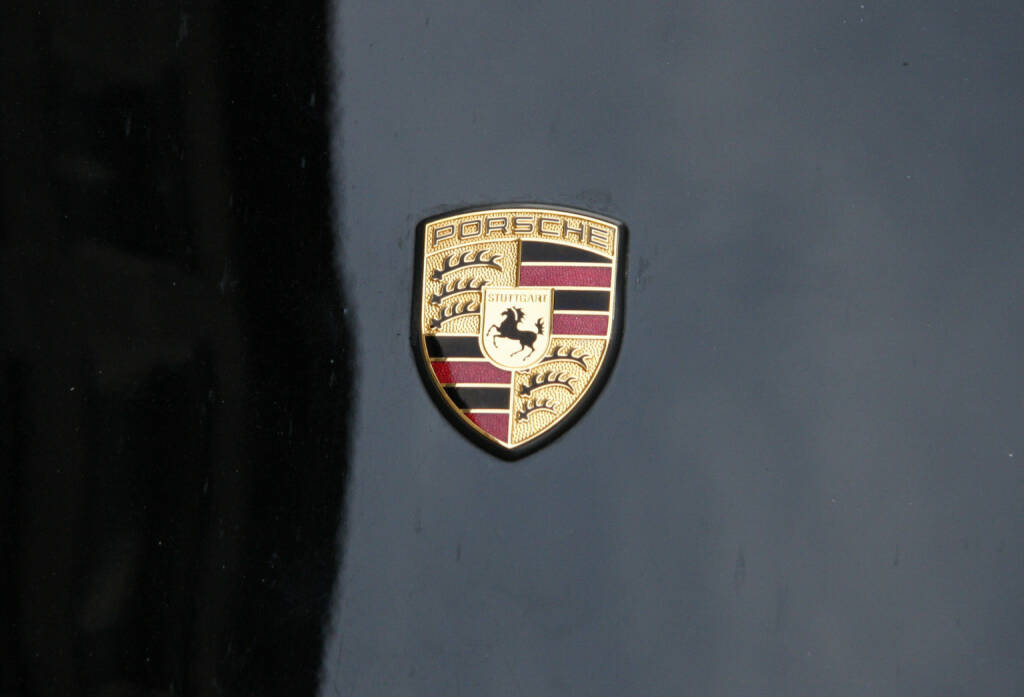 Porsche Logo <a href=http://www.shutterstock.com/gallery-320989p1.html?cr=00&pl=edit-00>360b</a> / <a href=http://www.shutterstock.com/editorial?cr=00&pl=edit-00>Shutterstock.com</a>, © www.shutterstock.com (01.04.2015) 