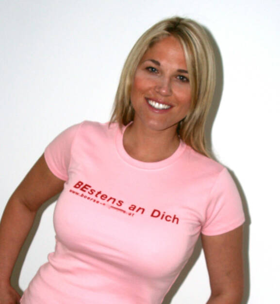 Bestens an Dich - Christina Weidinger im Shirt, © diverse Handypics mit freundlicher Genehmigung von photaq.com-Freunden (08.04.2015) 
