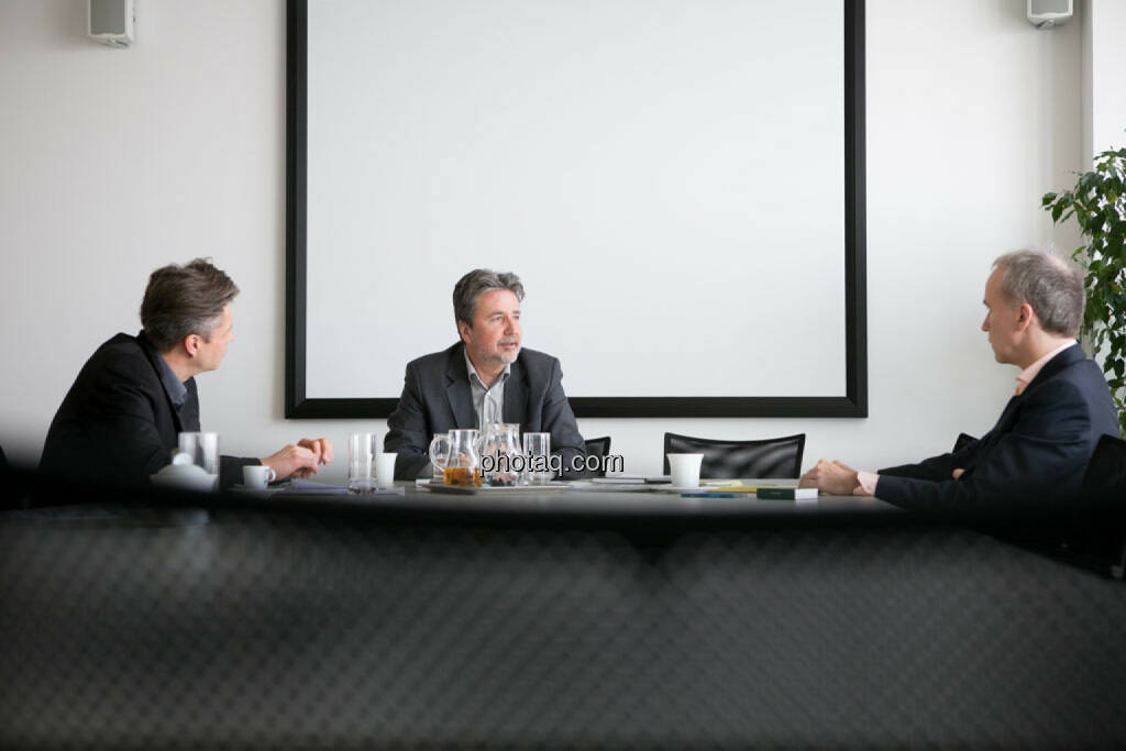 Robert Gillinger (Börse Express), Karl Bier (UBM), Christian Drastil, © photaq/Martina Draper (11.04.2015) 