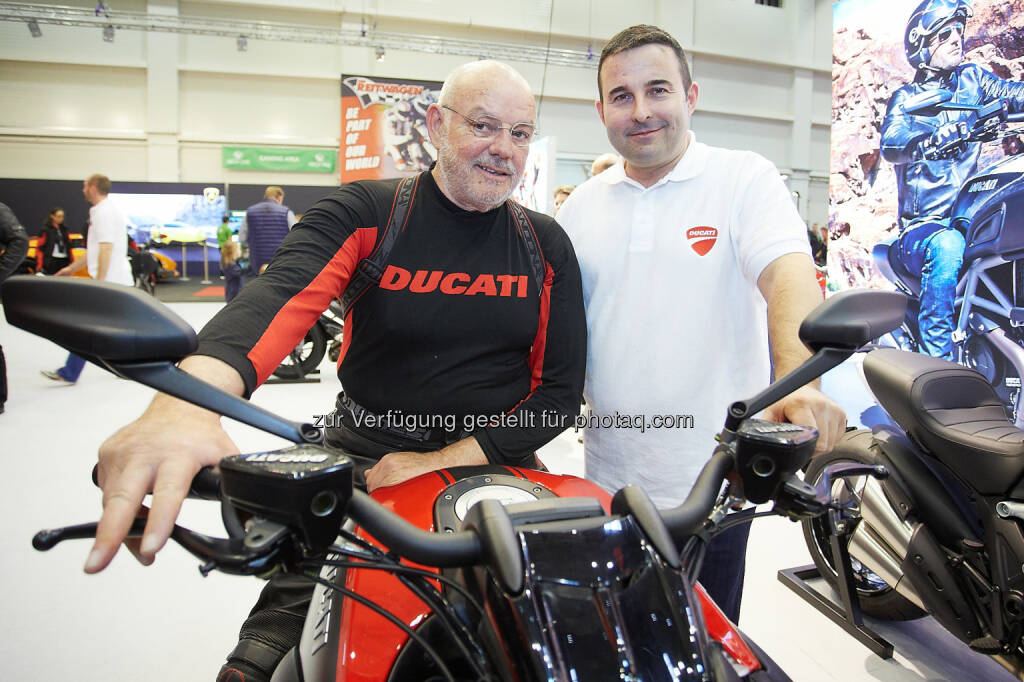 Intendant Wolfgang Böck und Didi Brandl, Geschäftsführer Ducati Austria: Messe Tulln GmbH: Die bike-austria Tulln wurde bei strahlendem Sonnenschein eröffnet, © Aussender (11.04.2015) 