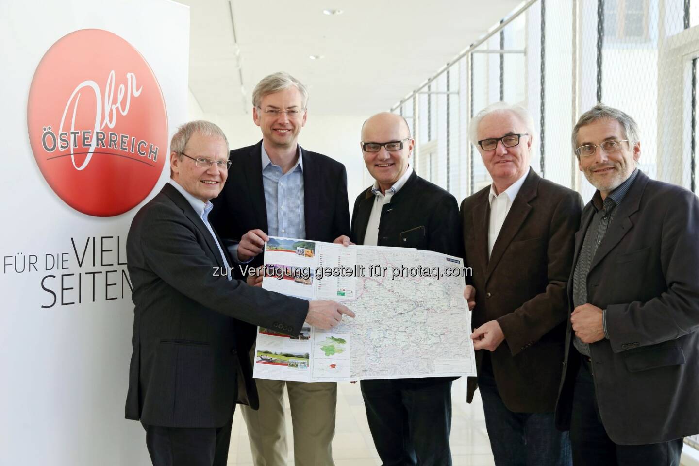 Karl Pramendorfer (Geschäftsführer Oberösterreich Tourismus), Wirtschafts-Landesrat Michael Strugl, Robert Seeber (Spartenobmann Tourismus & Freizeitwirtschaft, WKOÖ), Manfred Grubauer (Fachgruppenobmann Sport- und Freizeitbetriebe, WKOÖ) und Friedrich Schwarz (Leiter Botanischer Garten Linz): Oberösterreich Tourismus: Der Tagesausflug als Wertschöpfungsquelle für den Tourismus in Oberösterreich