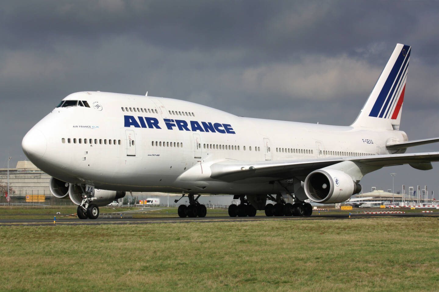 Air France Boeing B747-400 <a href=http://www.shutterstock.com/gallery-1462280p1.html?cr=00&pl=edit-00>Lukas Rebec</a> / <a href=http://www.shutterstock.com/editorial?cr=00&pl=edit-00>Shutterstock.com</a>