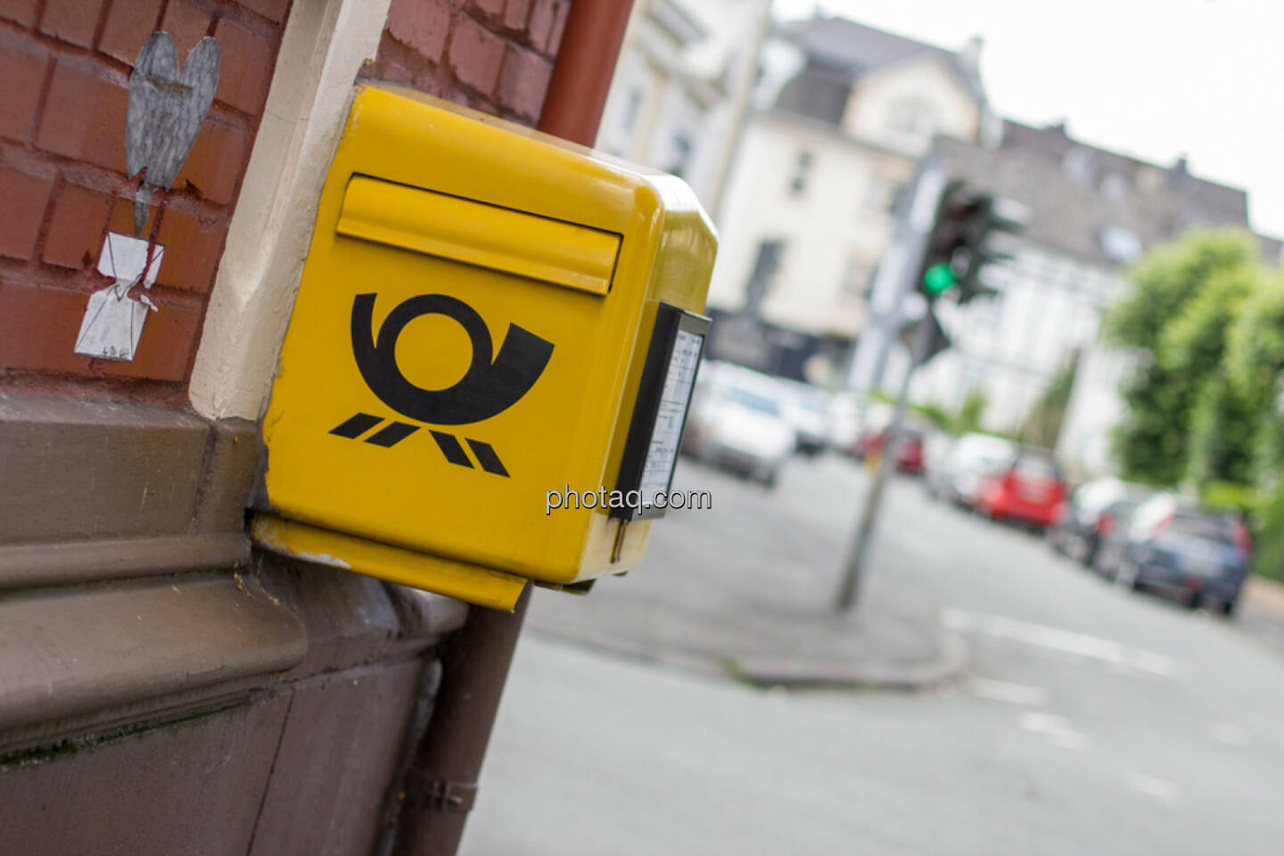 Briefkasten, Brief, Mailbox, Post, http://www.shutterstock.com/de/pic-145253551/stock-photo-german-mailbox.html