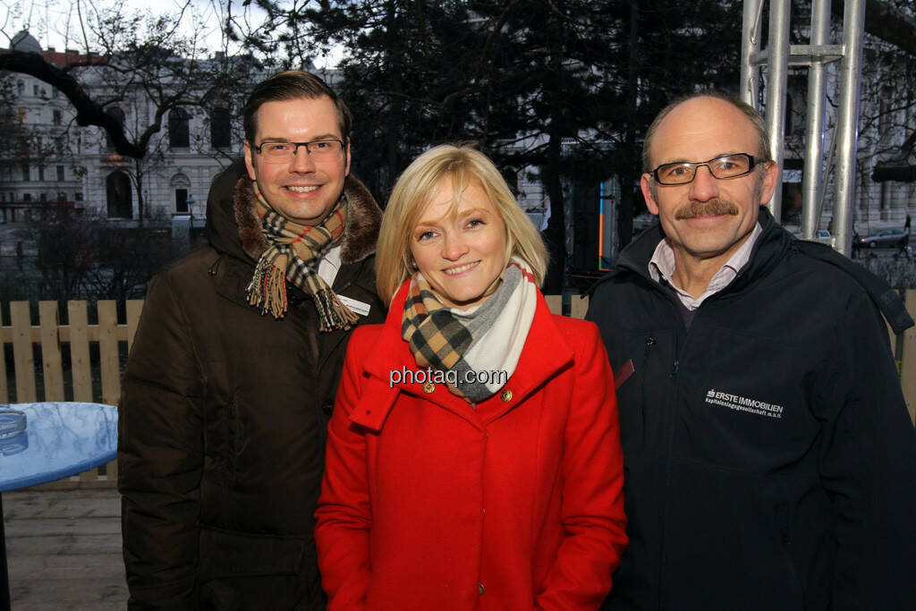 Peter Karl, Ursula Sedunko, Franz Gschiegl - Eisstockschiessen mit der Erste Immobilien KAG , © Herbert Gmoser für finanzmarktfoto.at (21.02.2013) 