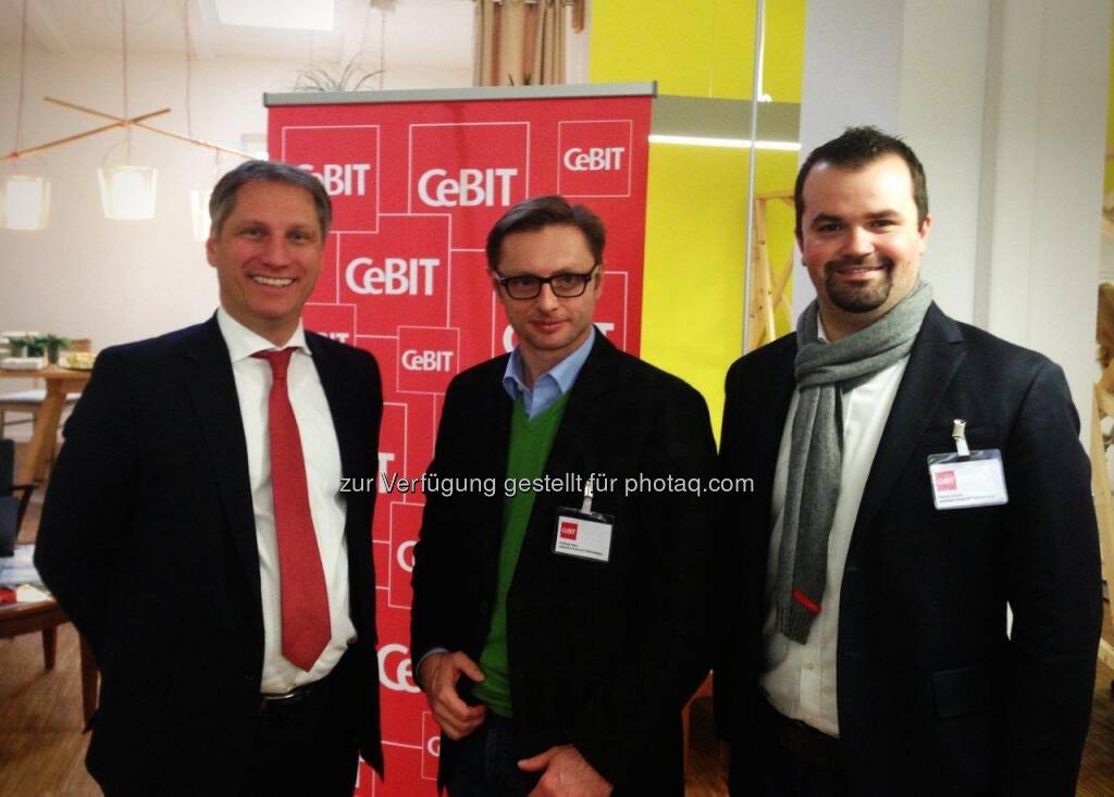 Frank Pörschmann, CeBIT-Chef und Vorstand der Deutschen Messe AG, mit wikifolio-Gründer Andreas Kern und Stefan Greunz, Head of Business Development bei wikifolio (21.02.2013) 