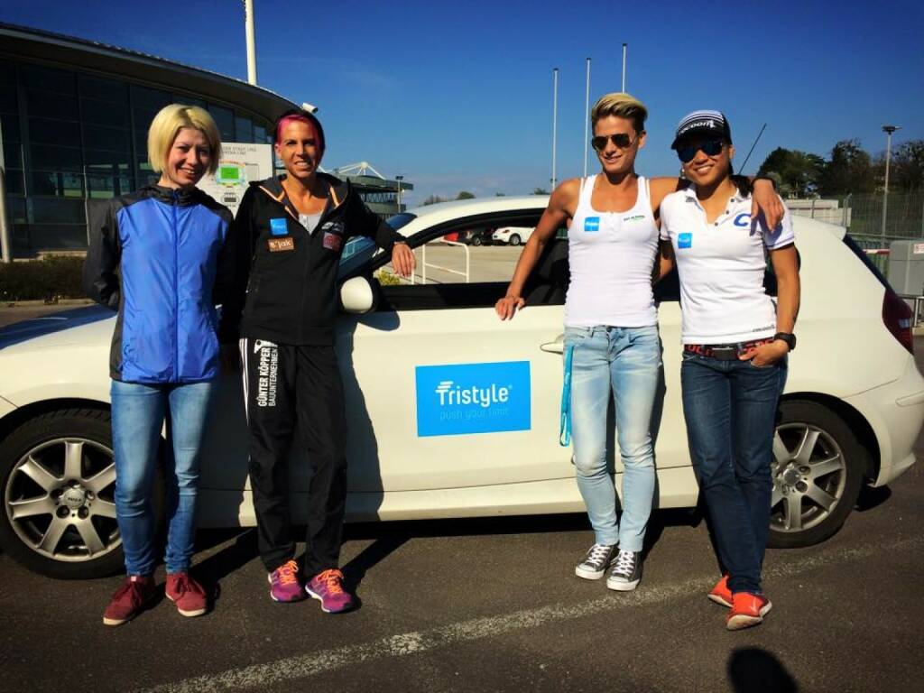 Mit Laura Ghelmez in der Staffel zum Rekord: Tristyle Runplugged Runners Conny Köpper, Elisabeth Niedereder, Annabelle-Mary Konczer (19.04.2015) 