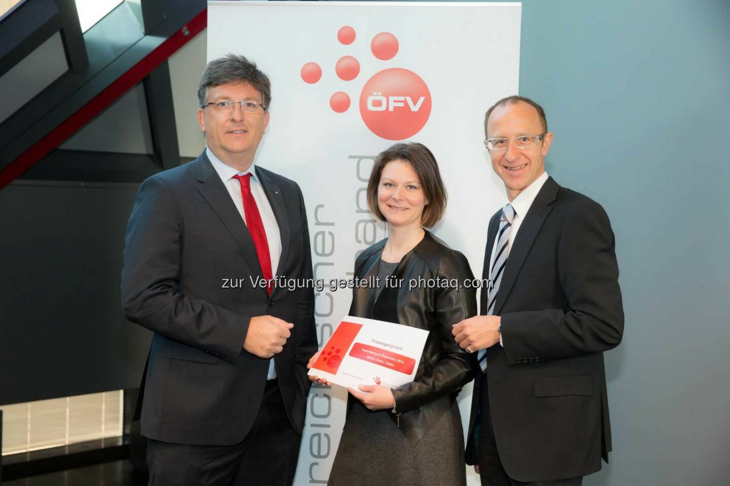 Dieter Scharitzer, Studienleiter, WU Wien, Barbara Rolinek, Generalsekretärin ÖFV, Andreas Haider, Präsident ÖFV; Der Österreichische Franchise-Verband präsentierte heute im Rahmen einer Pressekonfernz im Hotel Sofitel die neue Studie: „Franchising in Österreich 2014“, (c) fotodienst / Anna Rauchenberger 