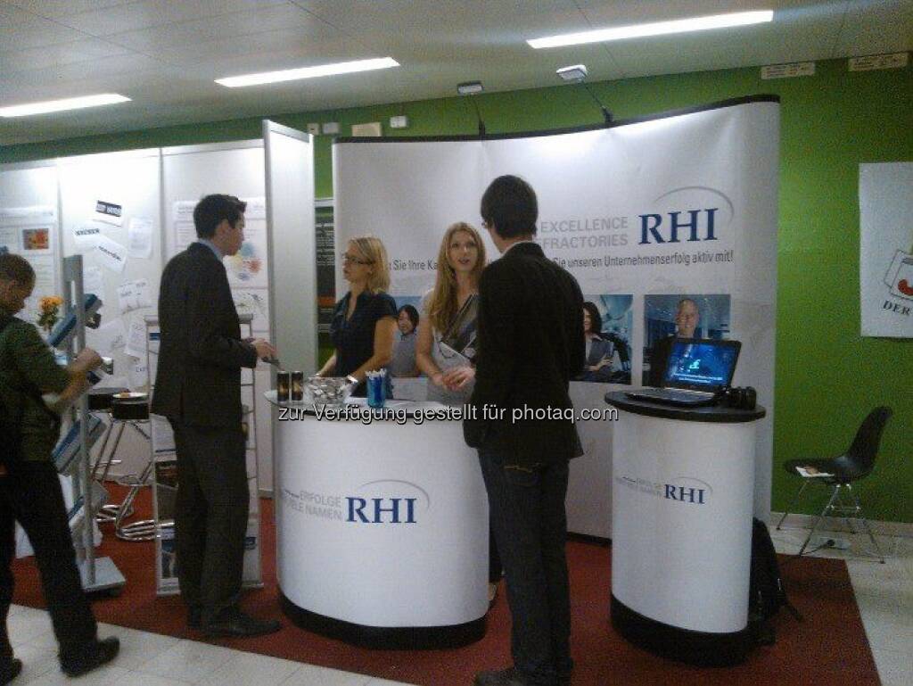 (c) RHI): Unsere Kolleginnen auf der IAESTE Firmenmesse am 17.10., Österreichs größter Karrieremesse für Studierende und AbsolventInnnen technischer und naturwissenschaftlicher Studienrichtungen (15.12.2012) 