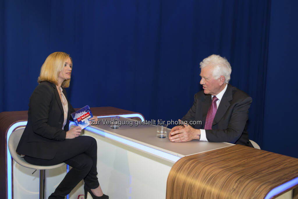 Corinna Milborn / Frank Stronach im Puls4-Interview  (c) PULS 4 / Christian Mikes (24.02.2013) 