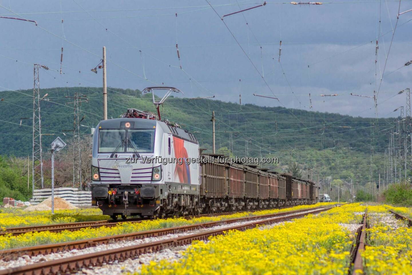 Siemens: Der Vectron absolviert elektromagnetische Tests in Bulgarien. Mit Erreichung der Zulassung könnte die Vectron-Lokfamilie den wichtigen Frachtkorridor zwischen Europa und Asien bedienen.