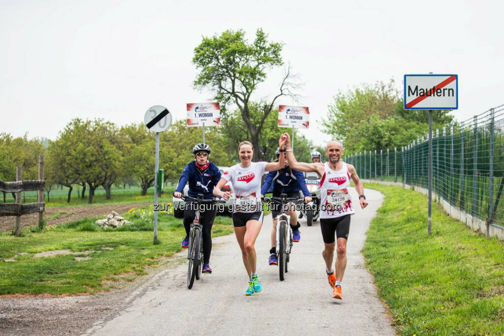 Participants perform at the Wings for Life World Run in St. Poelten, Austria on May, 3rd 2015. // Philipp Greindl for Wings for Life World Run // Please go to www.redbullcontentpool.com for further information. // , © © Red Bull Media House (04.05.2015) 