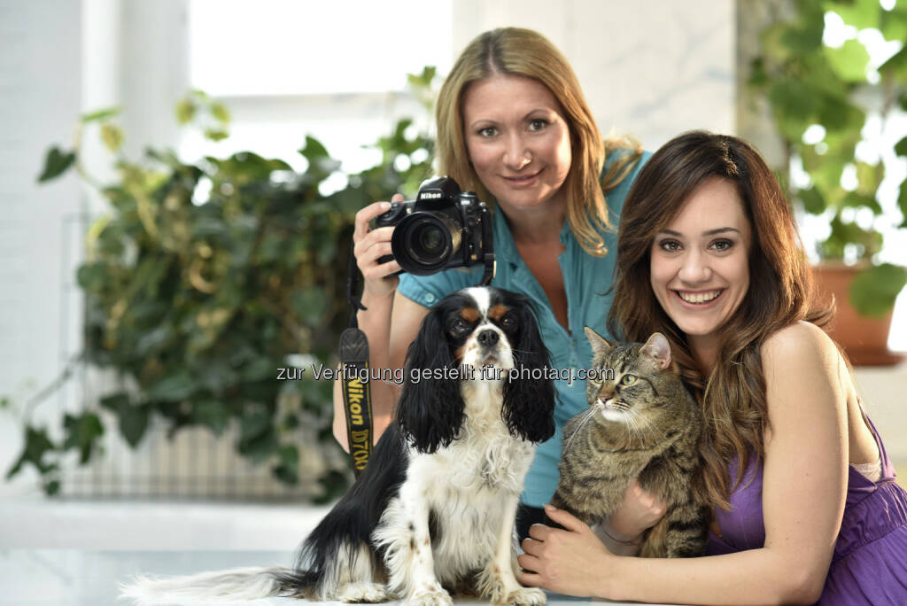 Sasa Schwarzjirg und Angelika Niedetzky : Purina PetCare Austria: Purina und Promis starten einen Walk of Fame für Tier und Mensch, © Aussender (05.05.2015) 