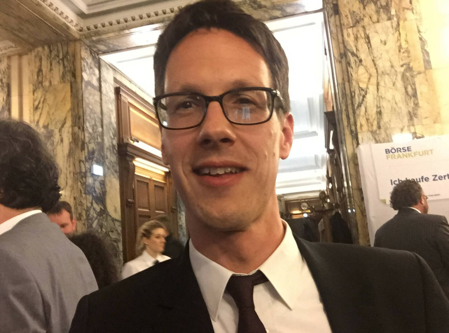 Selfie Christian Scheid, Zertifikate Austria