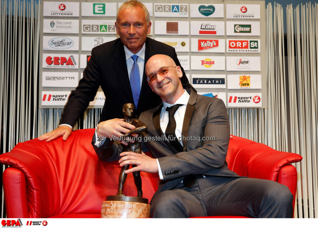 Christian Purrer (Asvoe) and head coach of the year Benno Poduschka (Kunstturnen).
Photo: Gepa pictures/ Markus Oberlaender, © Gepa (08.05.2015) 