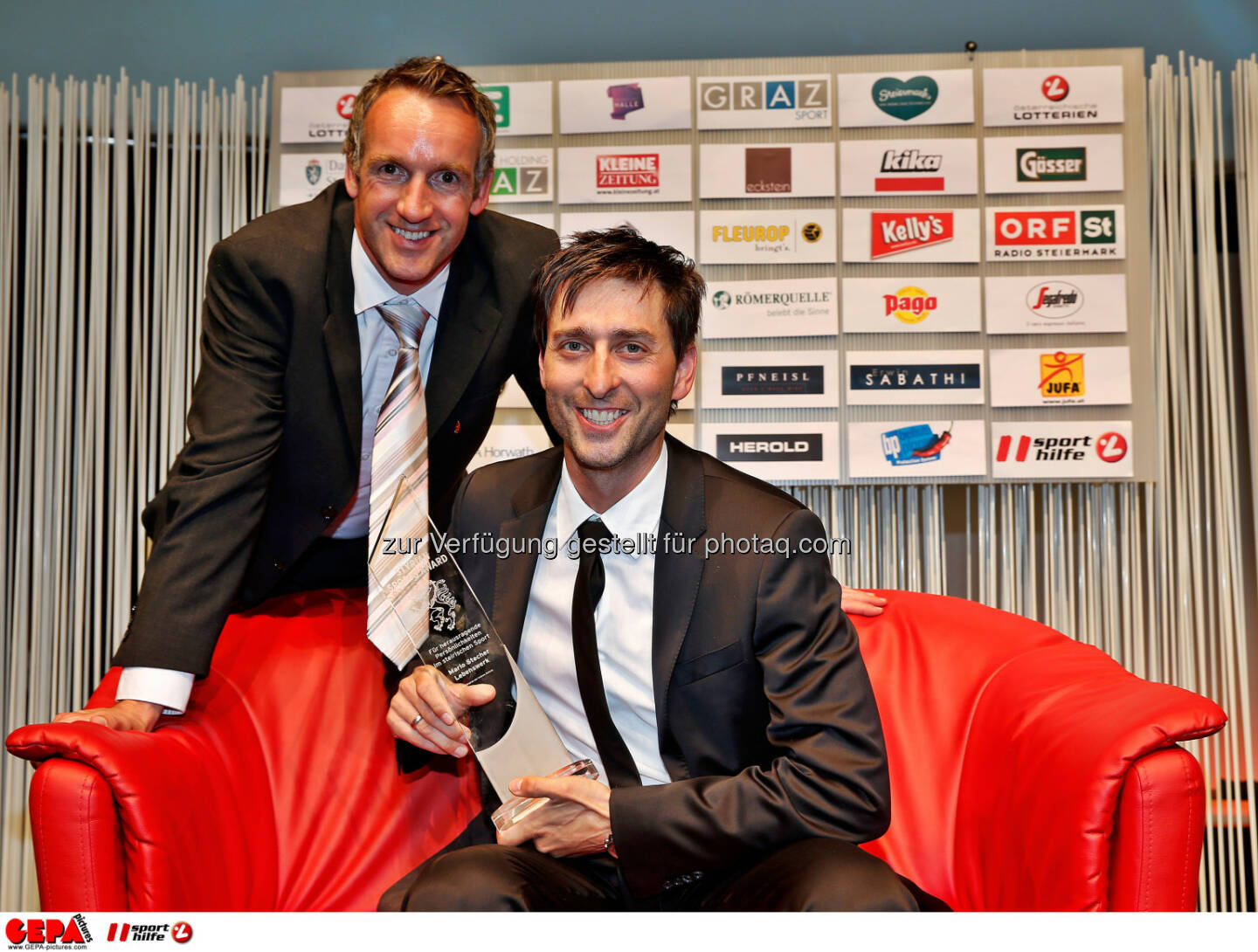 Christoph Sumann and Styrian Sports Award winner Mario Stecher
Photo: Gepa pictures/ Markus Oberlaender