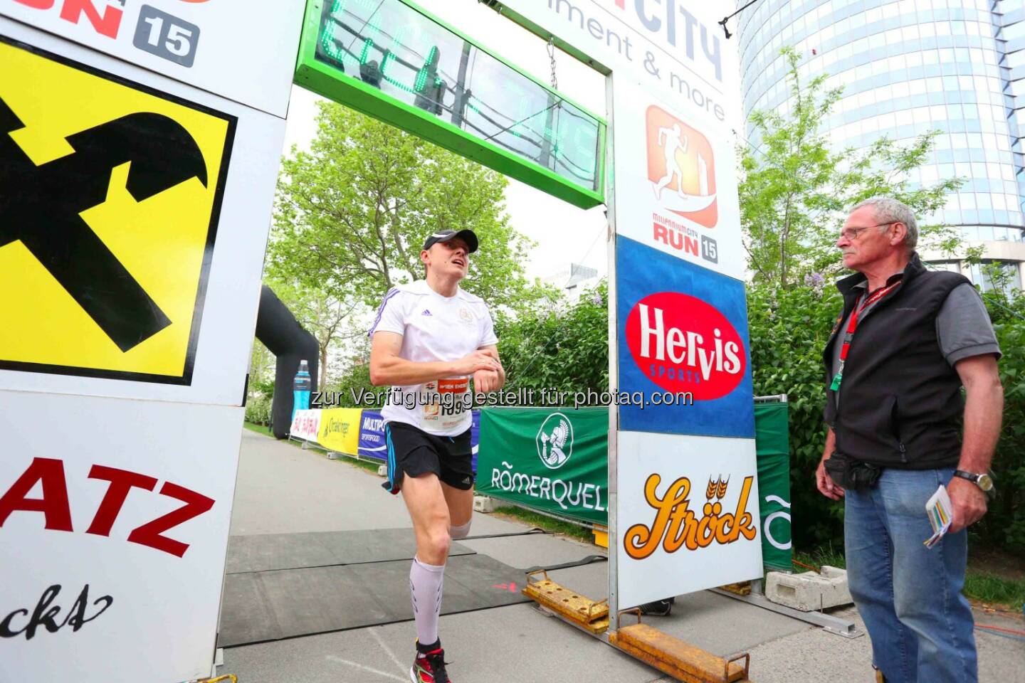 Grzegorz Ziola, 3. Platz Herren Millennium City Run 2015 über die 5km Distanz