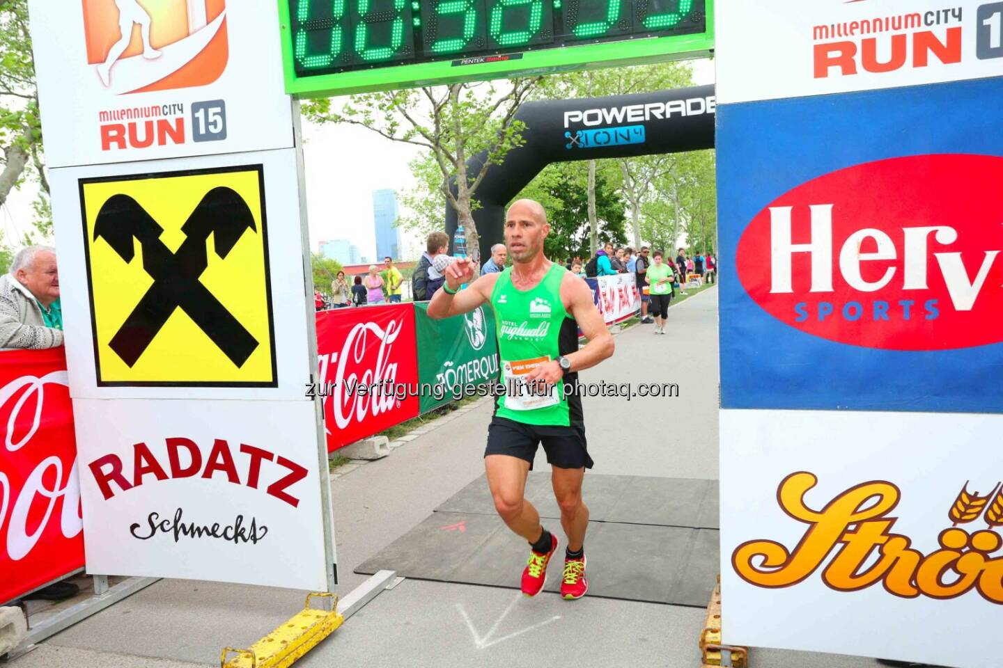 Roman Salomon, 2. Platz Millennium City Run 2015 über die 10km Distanz