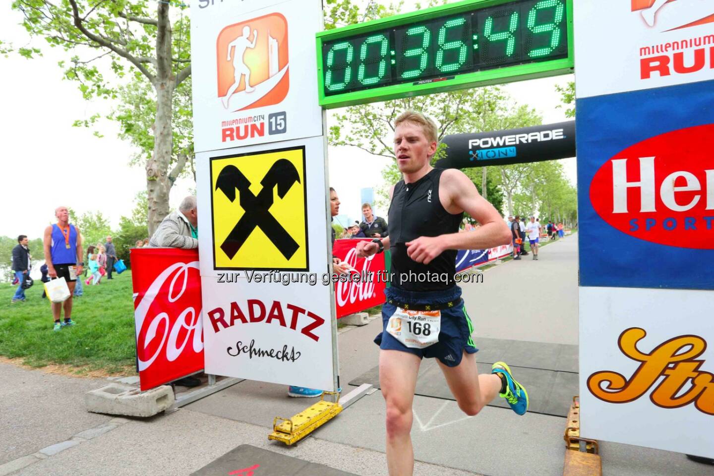 Hannes Kohlroser, 3. Platz Millennium City Run 2015 über die 10km Distanz