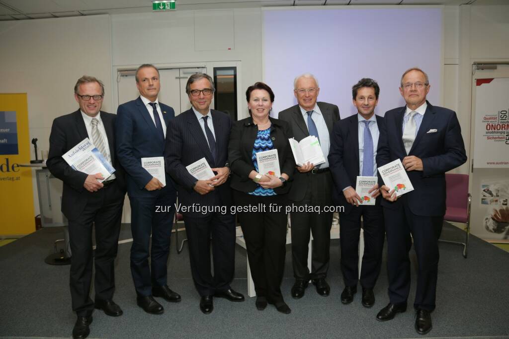 Wolfgang Hammerer (GF. des WdF), Eduard Müller (GF Linde Verlag), Andreas Ludwig (CEO Umdasch Gruppe), Elisabeth Stampfl- Blaha (Dir. Austrian Standards), Manfred Reichl (Buchautor und Unternehmer), Christoph Herbst (RA Herbst Kinsky), Erhard F. Grossnigg (Unternehmnessanierer und GF E.F.Grossnigg Finanzberatung und Treuhandgesellschaft mbH): Linde Verlag Ges.m.b.H.: Die Geheimnisse und Spielregeln guter Steuerung von Unternehmen (12.05.2015) 