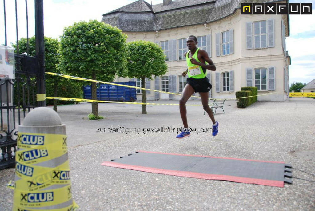 2. Platz Raiffeisen Schlössermarathon: Elisha Meli Tarus, KEN, © MaxFun Sports (17.05.2015) 