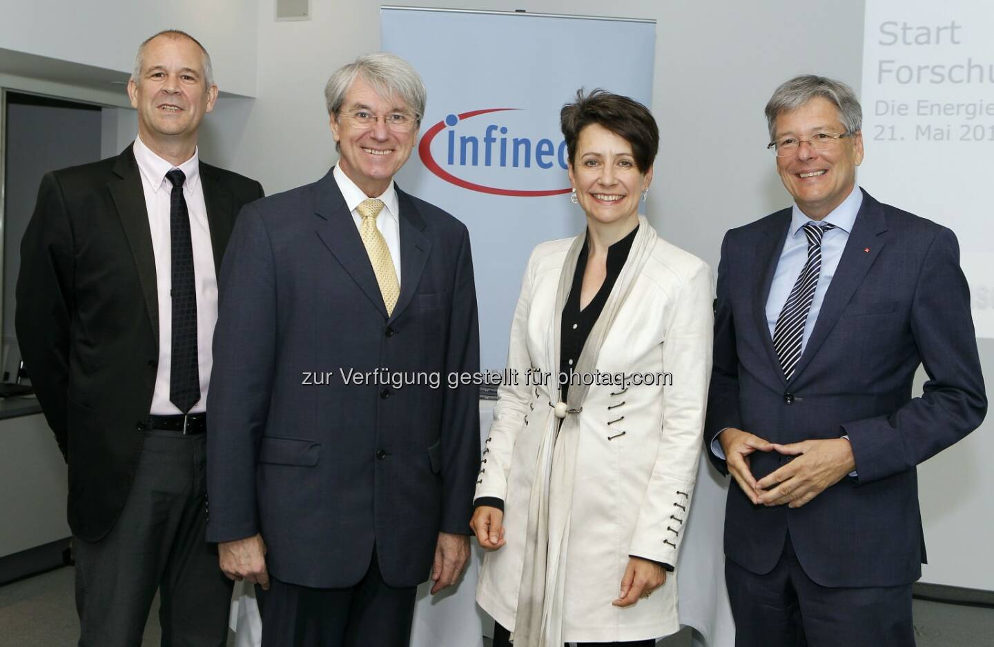 Herbert Pairitsch (Infineon),  Andreas Wild (Ecsel), Sabine Herlitschka (Infineon) und LH Peter Kaiser: Infineon Technologies Austria AG: Die Energiesparchips der Zukunft: Europäisches Forschungsprojekt PowerBase startet unter Leitung von Infineon Austria