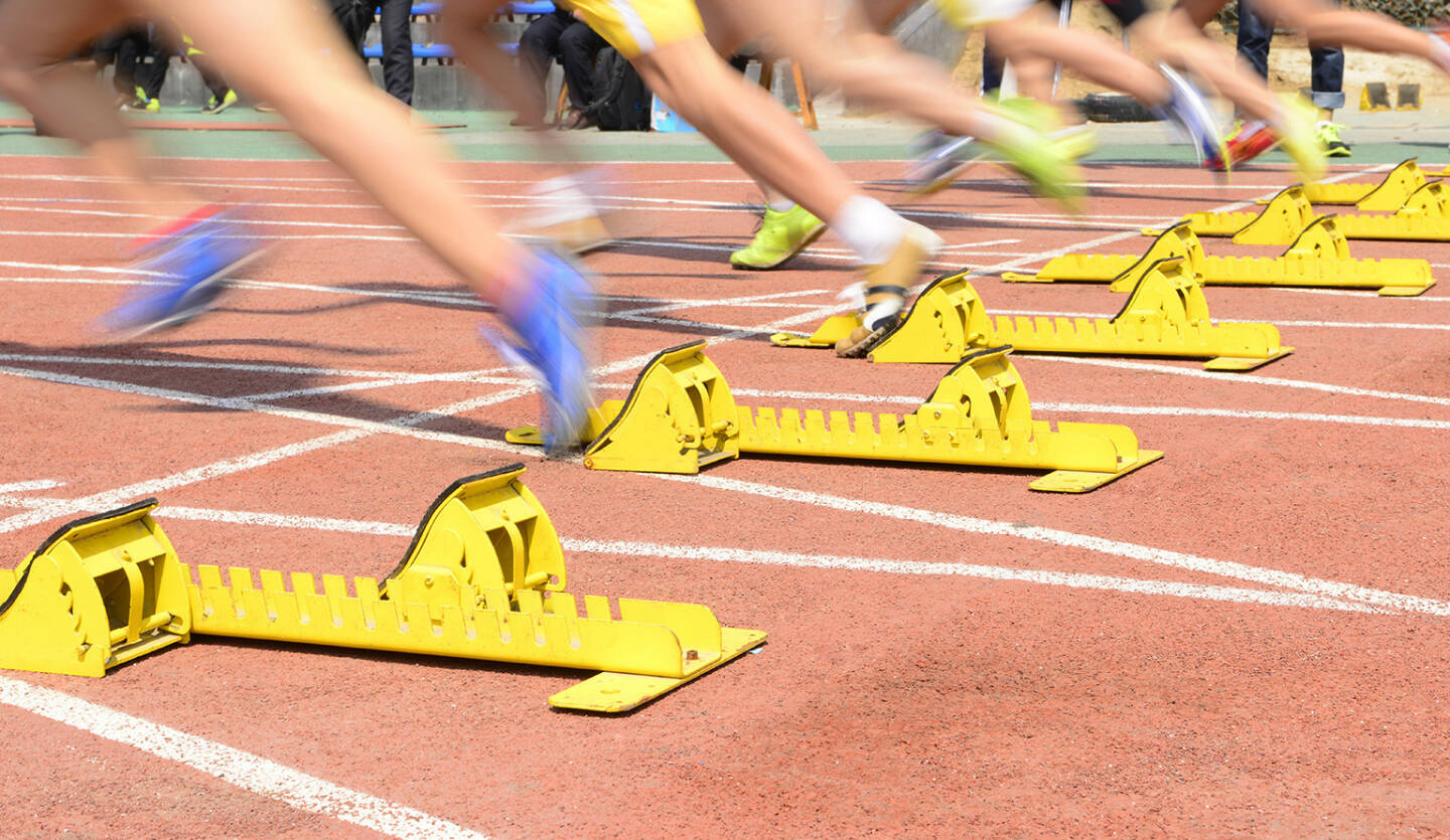 Leichtathletik, Startblöcke, Start, Laufbahn http://www.shutterstock.com/de/pic-271340111/stock-photo-the-athletics-starting-close-up.html