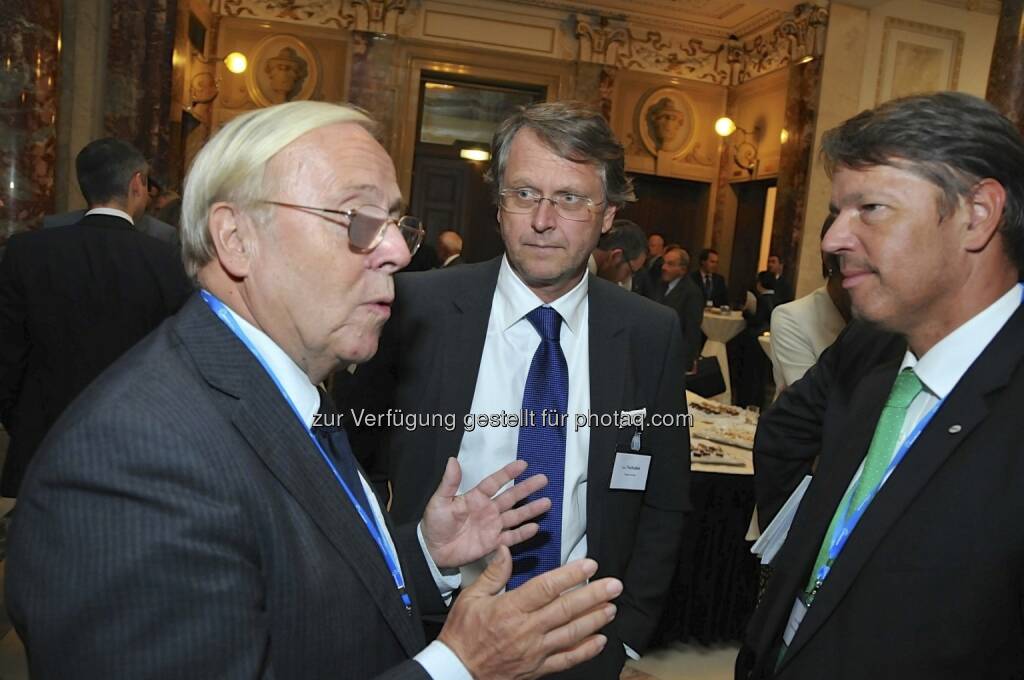 Hans Tschuden (Telekom Austria), Gerhard Marterbauer (Deloitte, rechts) (15.12.2012) 