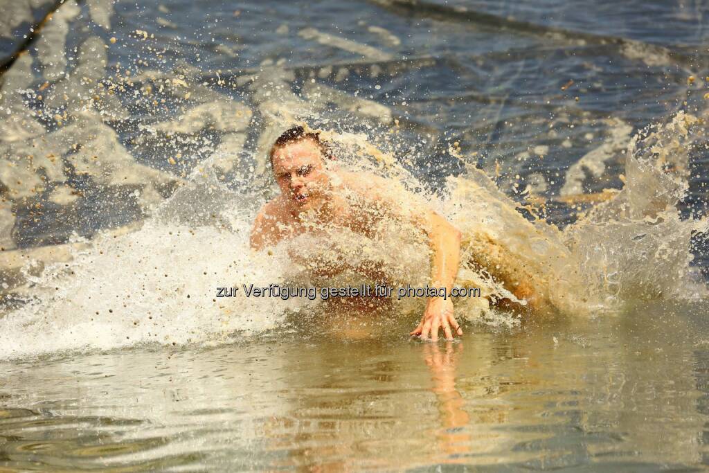 x cross run seestadt aspern, Sturz, fallen, © www.sportograf.com (30.05.2015) 