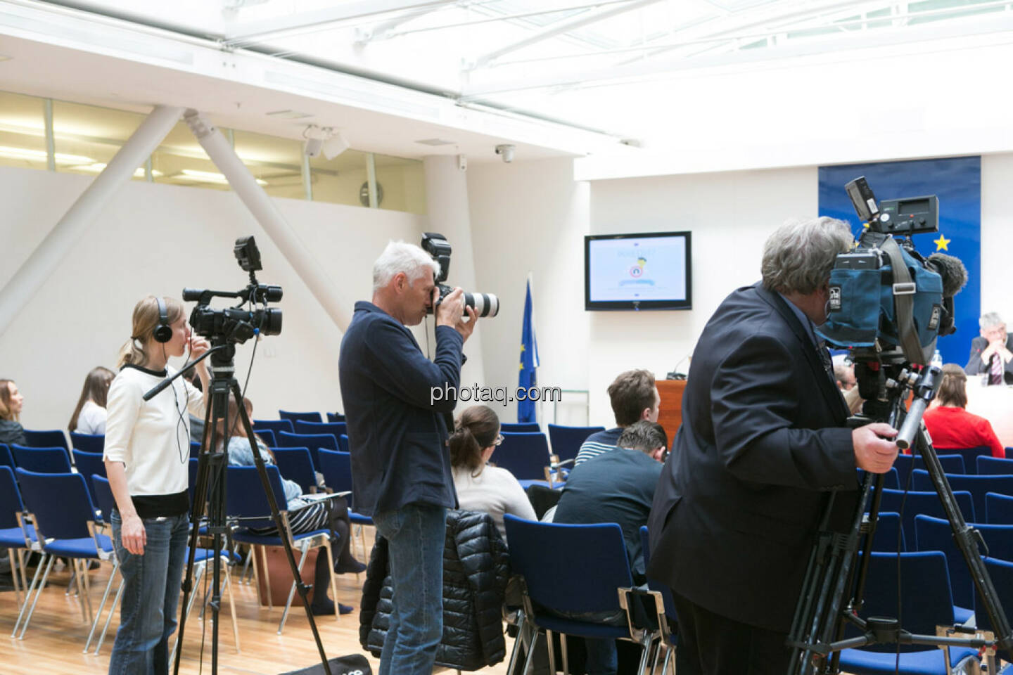 EU informiert zu Rechtschutz bei Verbraucherkrediten, Film, Foto, Fernsehen