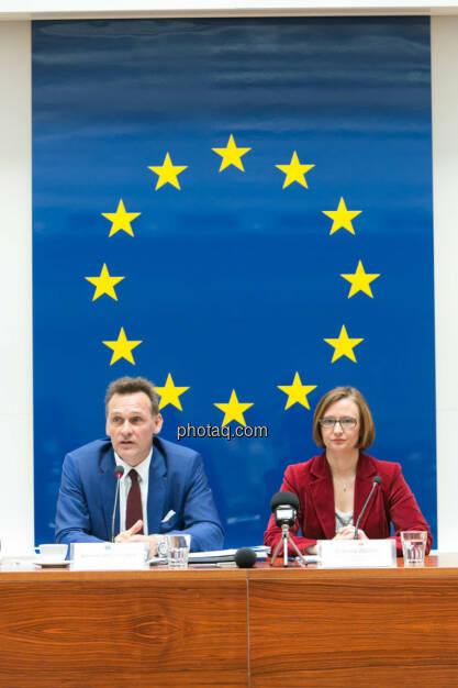 Johann Sollgruber (Leiter der Vertretung der EU-Kommission in Ö), Gabriele Zgubic (AK Wien), © photaq/Martina Draper (01.06.2015) 