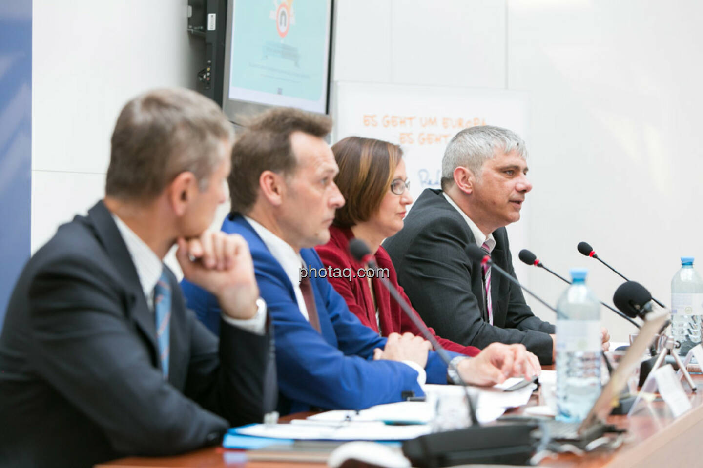 Heinz Miko (EU-Kommission Vertretung in Ö), Johann Sollgruber (Leiter der Vertretung der EU-Kommission in Ö), Gabriele Zgubic (AK Wien), Bernd Lausecker (VKI)