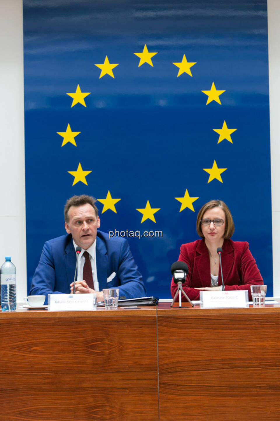 Johann Sollgruber (Leiter der Vertretung der EU-Kommission in Ö), Gabriele Zgubic (AK Wien)