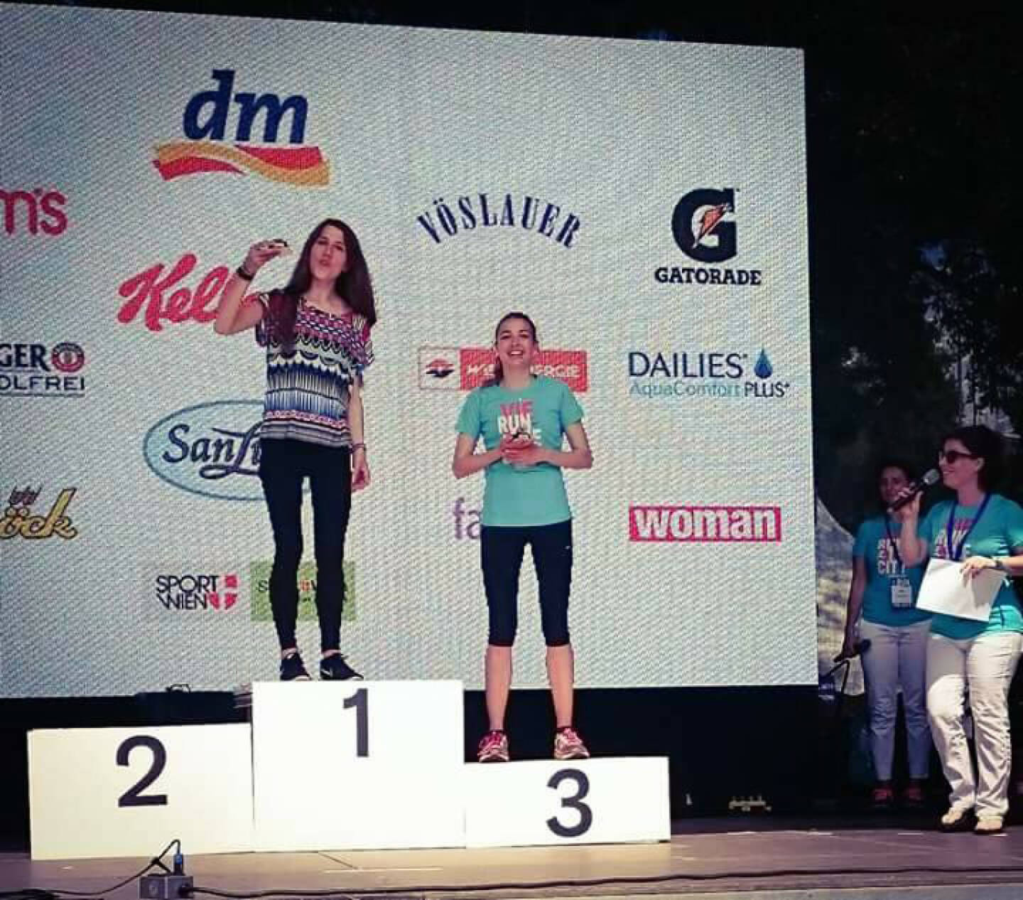 Melanie Raidl gewinnt beim Frauenlauf mit 41:38min über 10k die Wertung in ihrer Altersklasse.